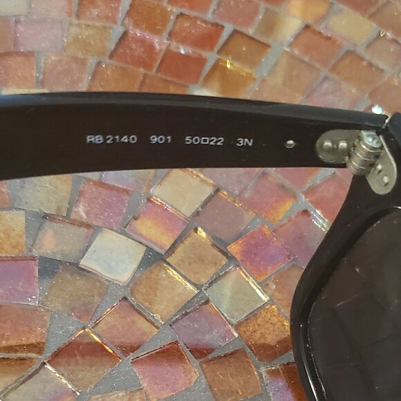 Ray-Ban Wayfarer sunglasses black with case